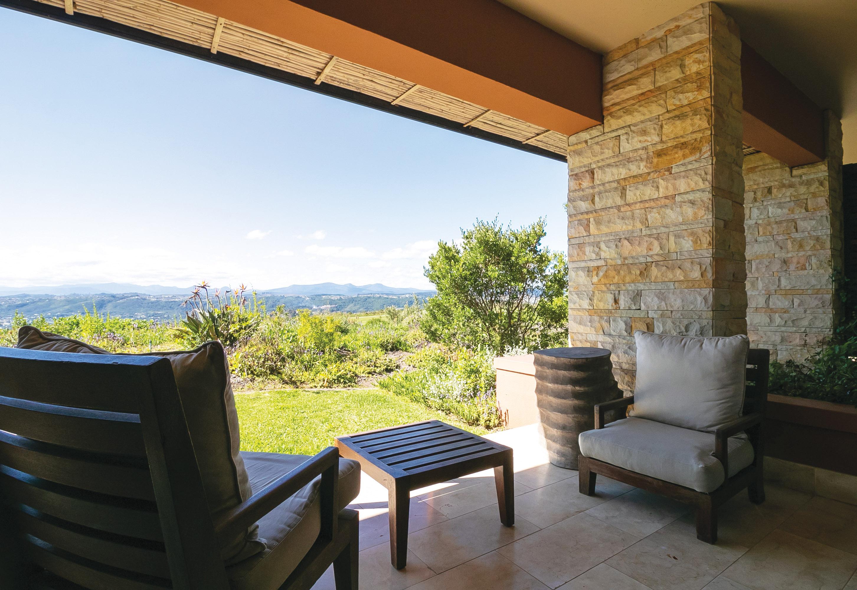 Pezula Nature Retreat Knysna Exterior foto A view from the hotel