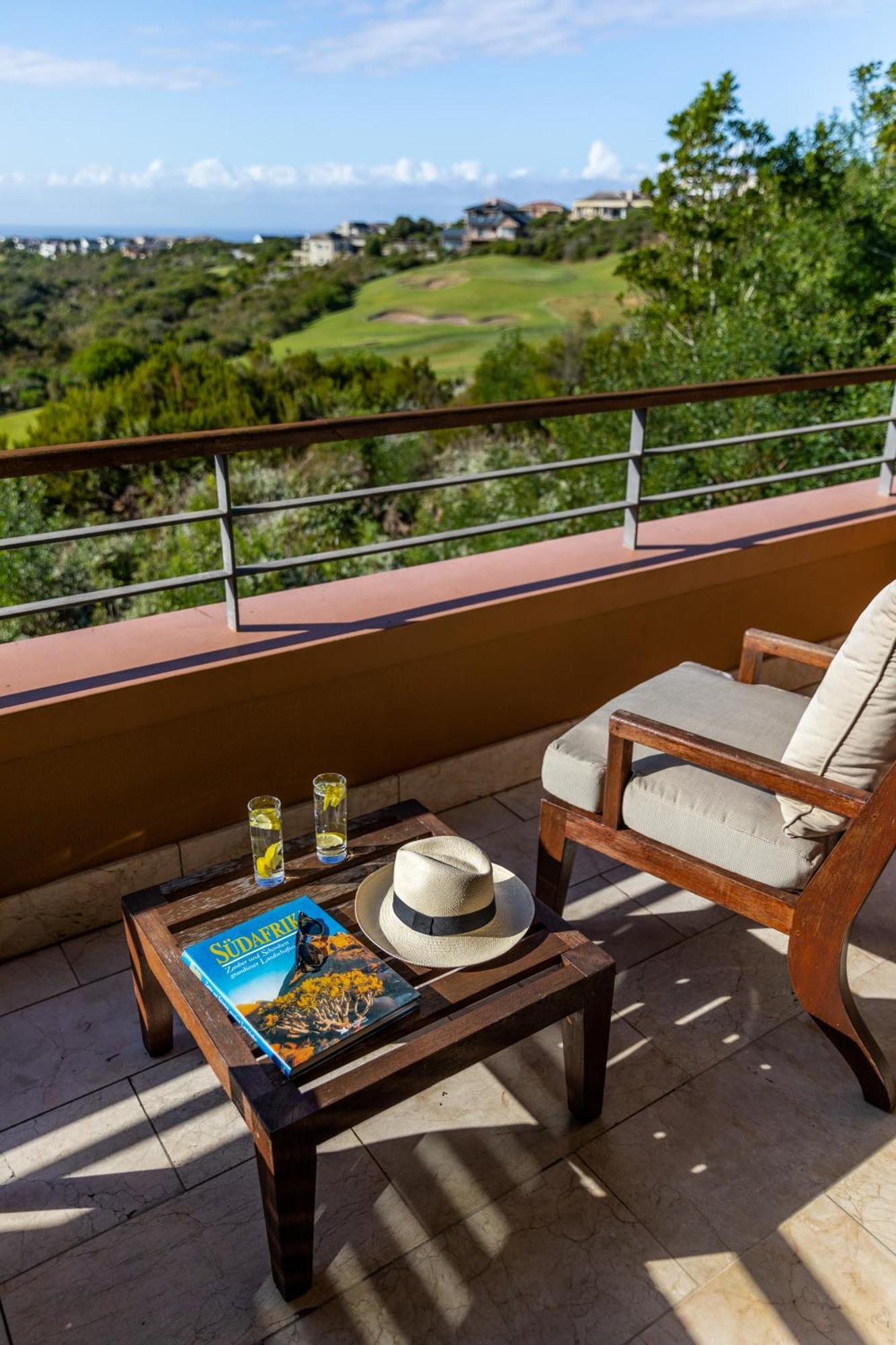 Pezula Nature Retreat Knysna Exterior foto A balcony at the hotel