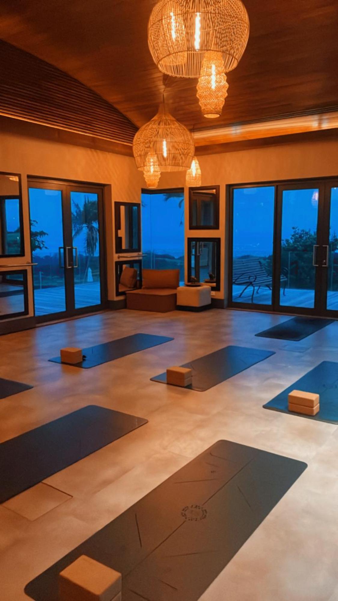 Pezula Nature Retreat Knysna Exterior foto A yoga studio