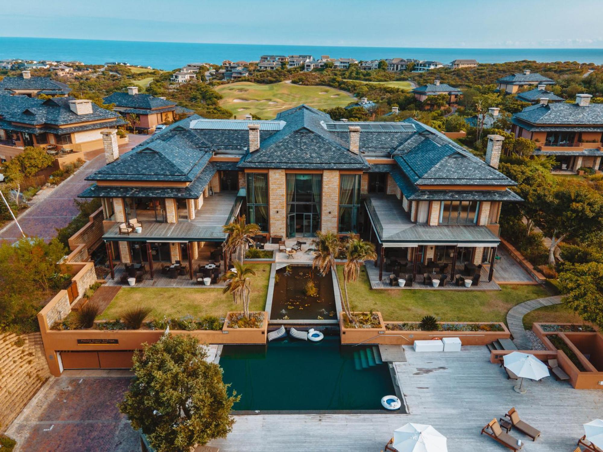 Pezula Nature Retreat Knysna Exterior foto A villa at the Pearl Valley golf estate