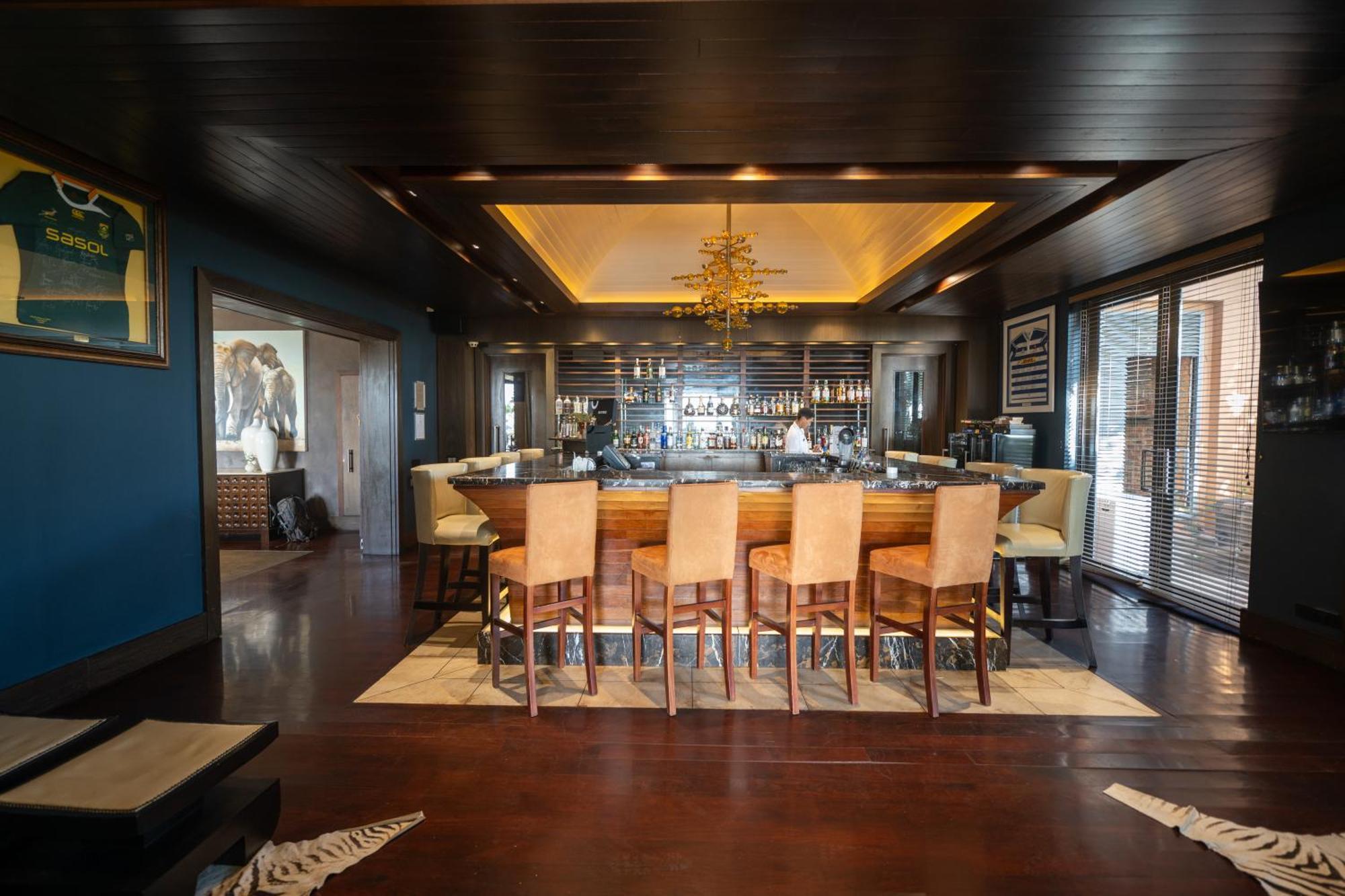 Pezula Nature Retreat Knysna Exterior foto The bar at the 101 Club